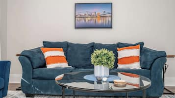 Kondominium, 1 Tempat Tidur Queen, dapur | Area keluarga | Televisi 40-inci dengan saluran TV digital