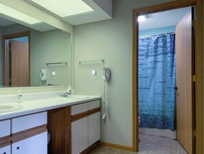 Handtücher, Seife, Toilettenpapier