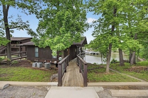Exterior - Lone Oak Point 07 - Three Bedroom Apartment, Sleeps 8 (Sunrise Beach)