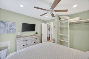 3 bedrooms, WiFi, bed sheets
