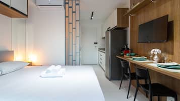 Hypo-allergenic bedding, free WiFi, bed sheets