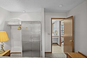 2 bedrooms, WiFi, bed sheets - Lone Oak Point 28 - Two Bedroom Apartment, Sleeps 6 (Sunrise Beach)