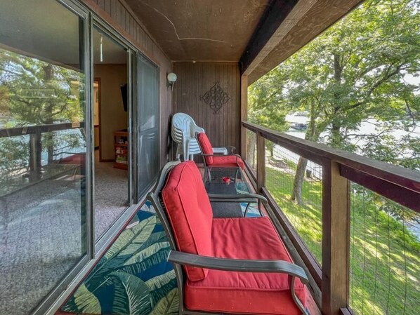 Terrace/patio - Lone Oak Point 29 - A Vintage Lake Vacation! (Sunrise Beach)