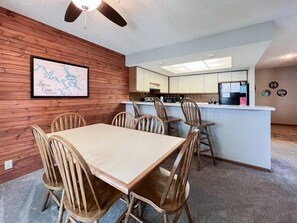 Dining - Lone Oak Point 31 - A Vintage Lake Vacation! (Sunrise Beach)