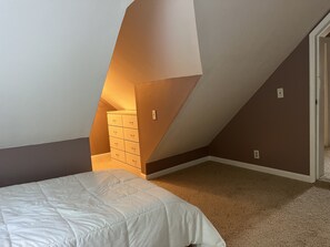 5 Schlafzimmer, Bügeleisen/Bügelbrett, kostenloses WLAN, Bettwäsche