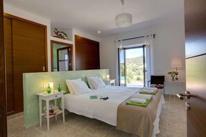 3 soverom, strykejern/-brett, reiseseng for barn og wi-fi (inkludert)