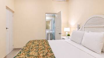 Standard Room | Desk, laptop workspace, free WiFi, bed sheets