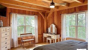5 bedrooms, free WiFi, bed sheets