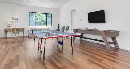 Villa Verbena by Avantstay Expansive Estate w/ B-ball Court, Pool/spa & Entertainer's Yard