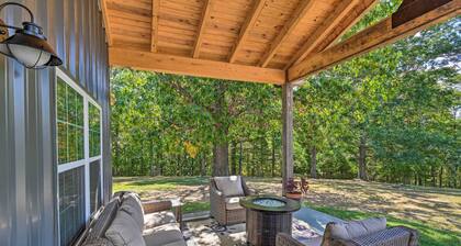 Cozy Tennessee Country Retreat on 5 Acres!