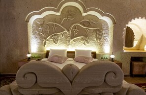 Deluxe Junior Cave Room | Premium bedding, free minibar items, free WiFi, bed sheets - Mesken Cave Suites (Avanos)