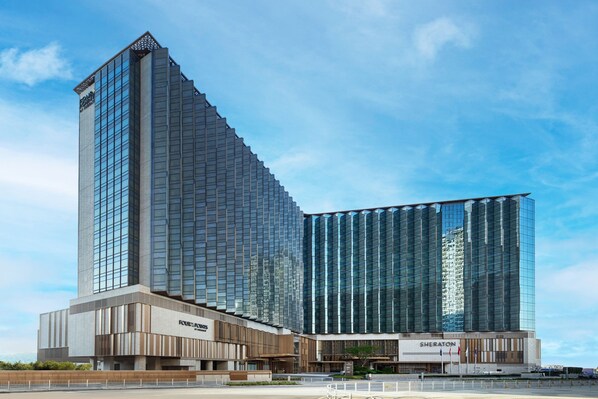 Exterior - Four Points By Sheraton Hong Kong, Tung Chung (Tung Chung)