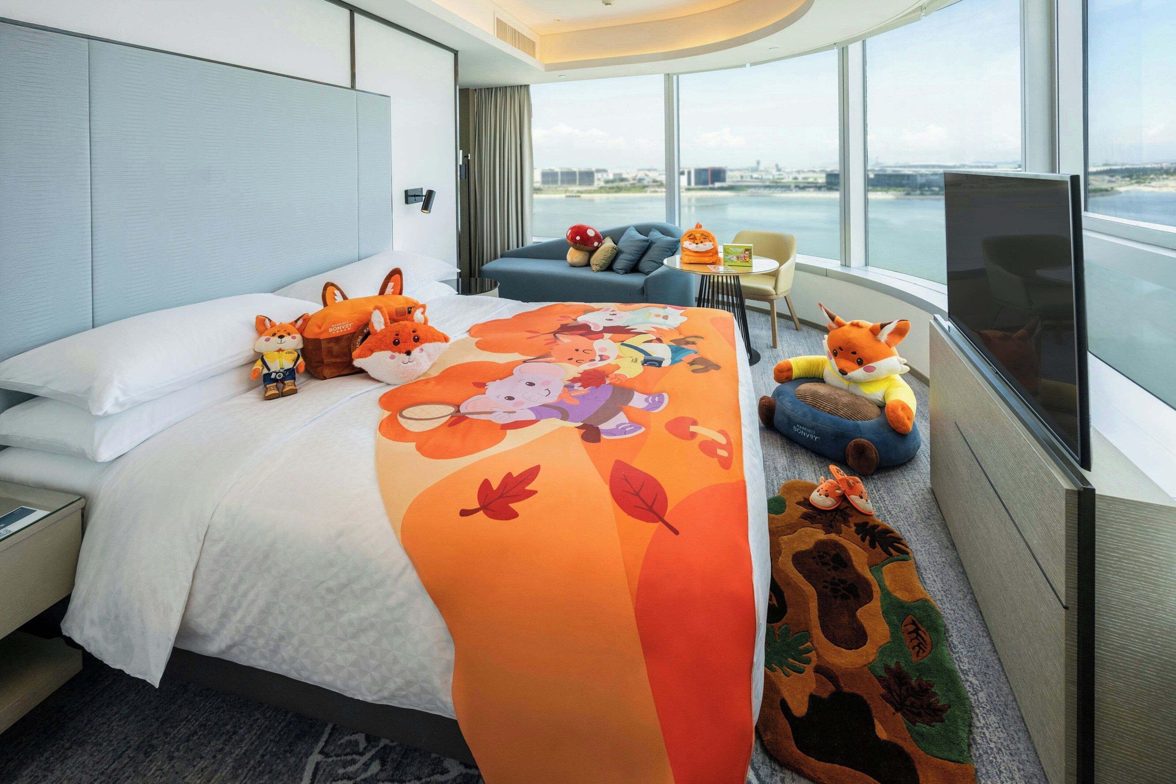 suite, 1 king bed, ocean view | premium bedding, minibar, in-room safe, desk