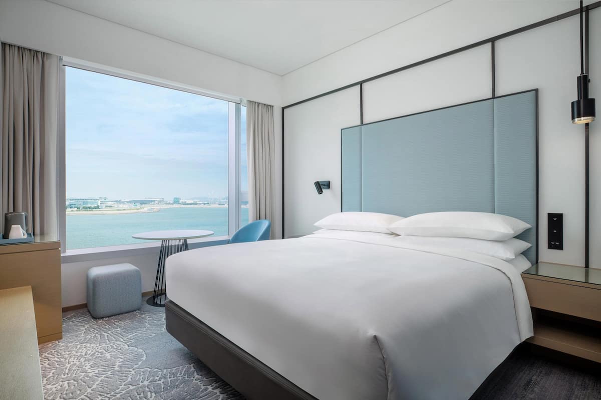 Traditional Room, 1 King Bed, Ocean View