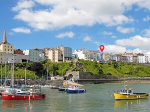 Marina - 4 bedroom accommodation in Tenby (Tenby)