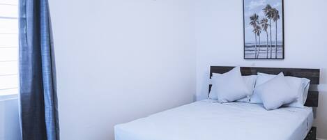 5 camere, una scrivania, ferro/asse da stiro, Wi-Fi gratuito