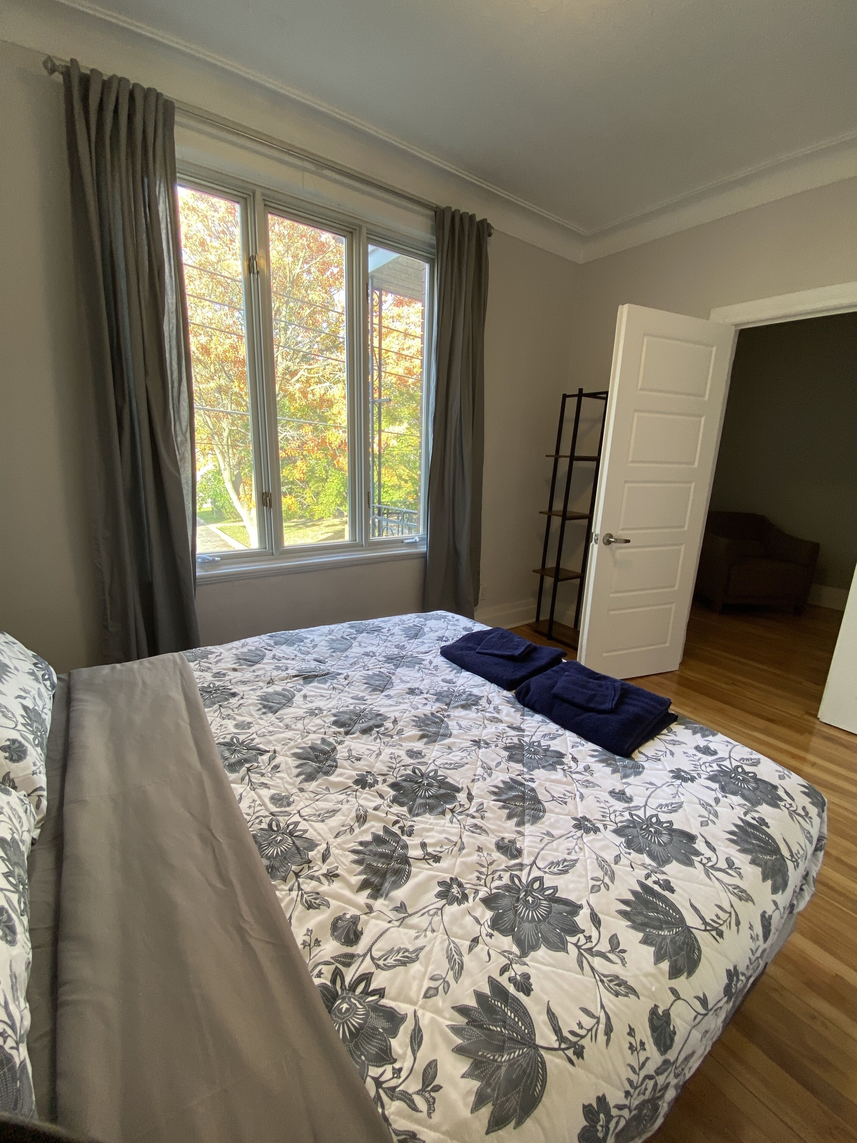 2 chambres, fer et planche à repasser, Wi-Fi gratuit, draps fournis