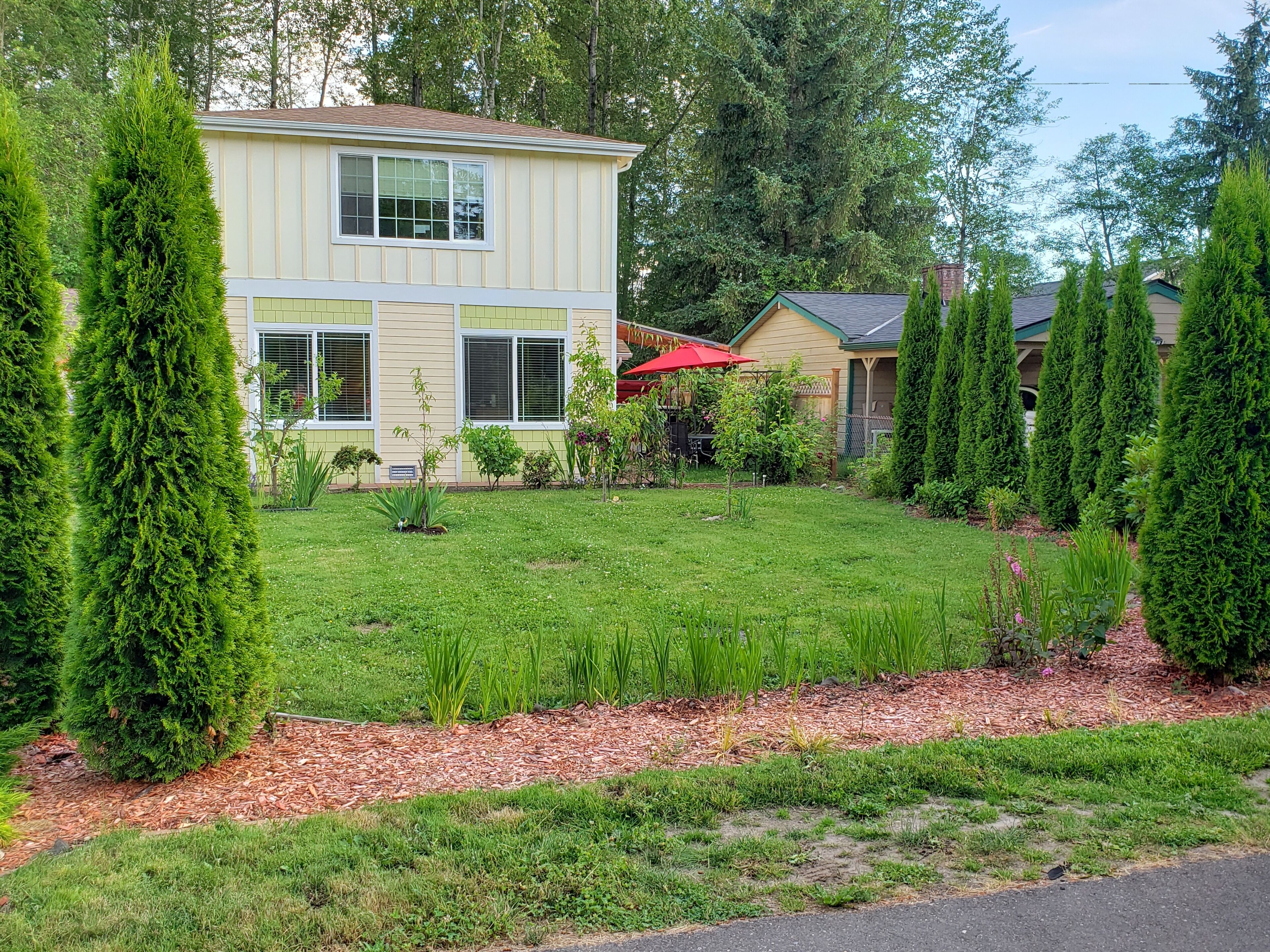    Two-story house with access to the forest and creek