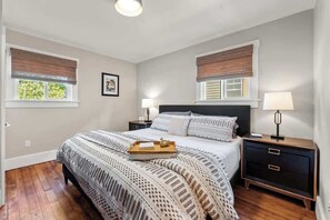 2 多间卧室、熨斗/熨衣板、旅行婴儿床、WiFi