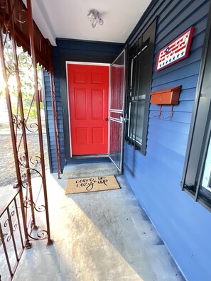 Exterior detail - The Perfect Spot! - Free Parking & Patio (San Antonio)