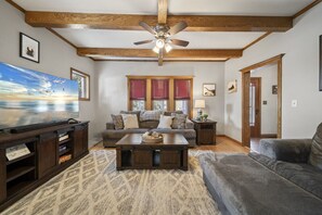 Smart TV, stereo - Pet Friendly Spacious Home near Rib Mountain, Tubing Hill, & Downtown! (Wausau)