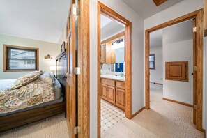 6 habitaciones, escritorio, tabla de planchar con plancha y wifi gratis