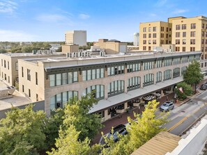 Imagen sin descripción, 2 de 17, botón