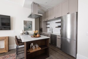 Imagen sin descripción, 3 de 17, botón