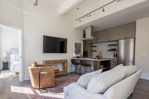 Historic Charm Southern Exposure