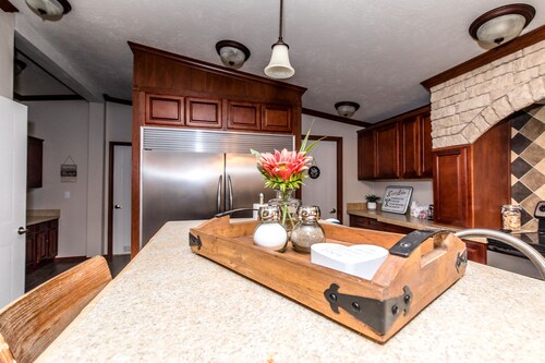 JUST IMAGINE ROCKER B 10 MIN WATER ACCESS 1 BLOCK family styled, fire pit