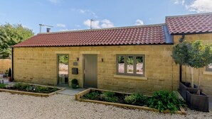 Exterior - 2 bedroom accommodation in Thornton le Dale, near Pickering (Thornton le Dale, near Pickering)