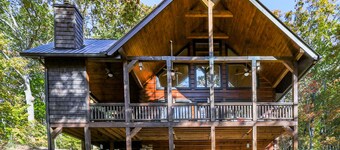 2000 sf Luxury Cabin on 4 Wooded Acres w/Stream and Pond - Pet/Handicap Friendly
