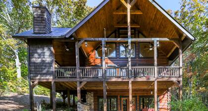 2000 sf Luxury Cabin on 4 Wooded Acres w/Stream and Pond - Pet/Handicap Friendly
