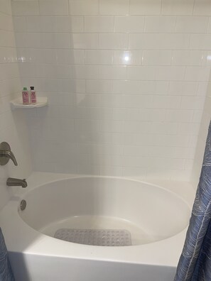Kombination af bruser/badekar