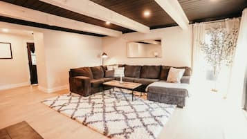 TV, fireplace, offices