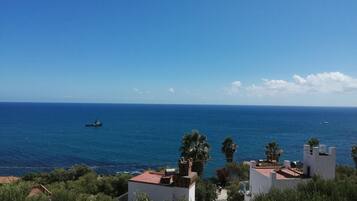 Vista para praia/oceano