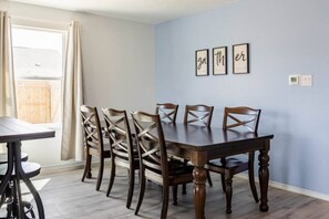 Dining - Spacious, NEW Home with Gorgeous Edison Patio (San Antonio)