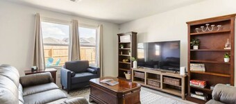 Spacious, NEW Home with Gorgeous Edison Patio