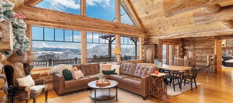 Luxury Lodge Retreat, 360 Views, Hot tub, Views!!