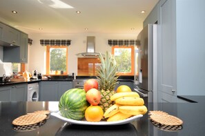 Frigorífic, microones, forn i placa de cuina 