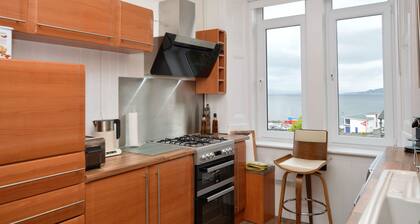 Glen Oirig, upper level apartment with sea views