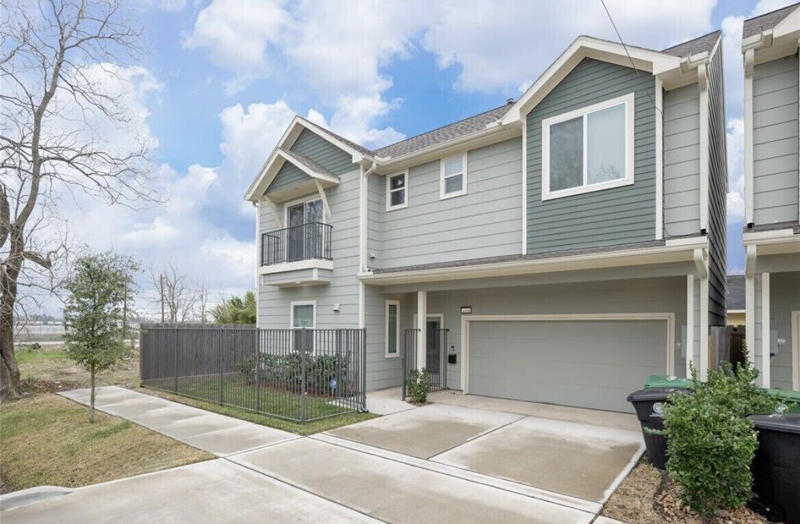 Modern comfort 5 min from Minute Maid Park & Downtown attractions!