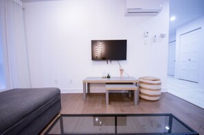 Luokittelematon kuva, 4 kautta 18, painike