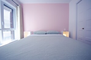 2 makuuhuonetta, silitysrauta/-lauta, ilmainen Wi-Fi, vuodevaatteet