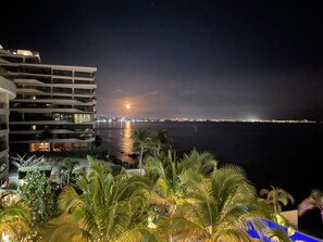 Exterior - Luxury Beachfront Apartments With a Fantastic View (Bucerías)