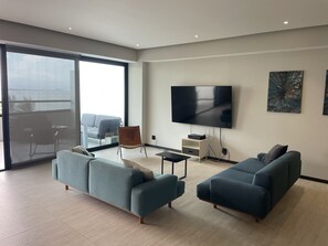 Smart TV, videojuegos, tenis de mesa y estéreo 