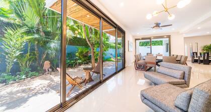 The Castle II - Modern Villa with Private Pool at a Safe Gated Community