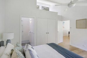 4 chambres, fer et planche à repasser, Wi-Fi gratuit, draps fournis