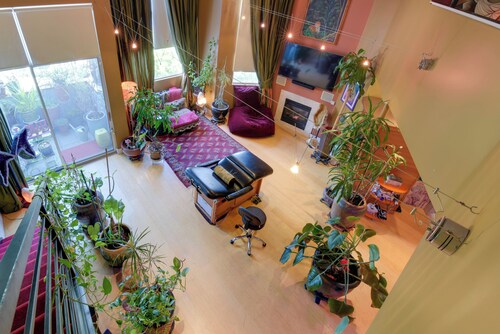 Cozy Emeryville Studio, Near Beaches & Parks!