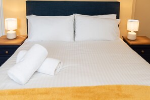 4 Schlafzimmer, Bügeleisen/Bügelbrett, kostenloses WLAN